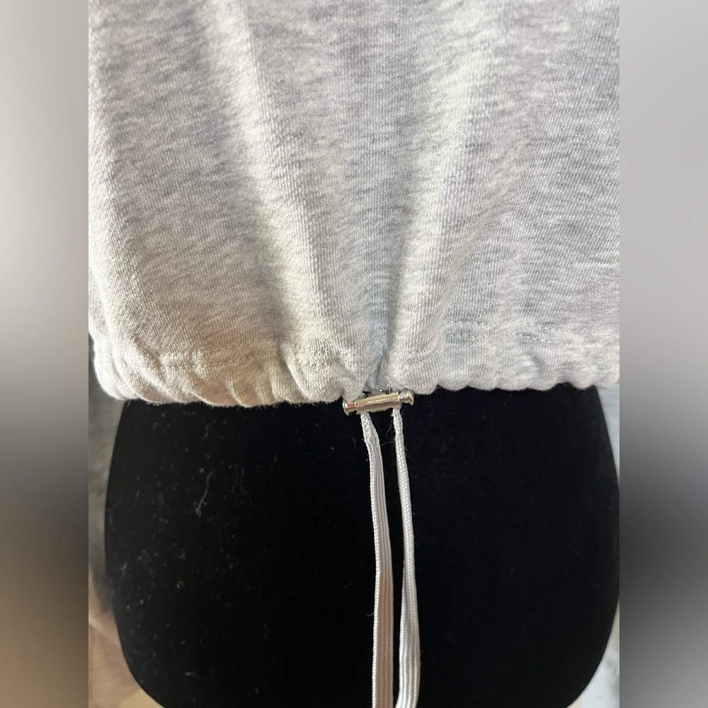 Bershka Gray cropped San Francisco long sleeve sweatshirt. Size Medium Large EUC - Picture 4 of 7